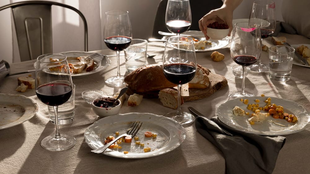 Qué es una cena temática y por qué están en tendencia