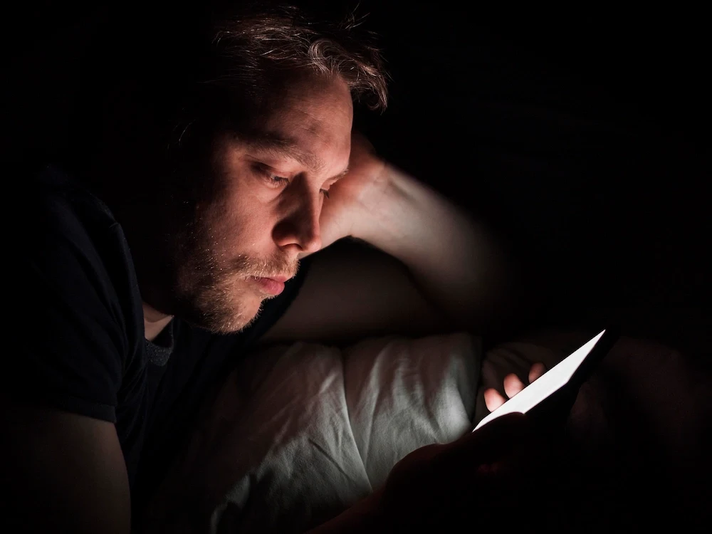 Agotamiento emocional en apps de citas: por qué ocurre y qué hacer 2